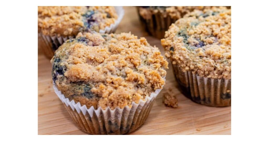 Blueberry muffin with strudel