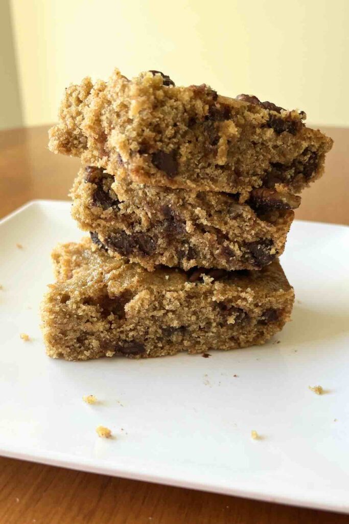 whole wheat oatmeal cake slices.