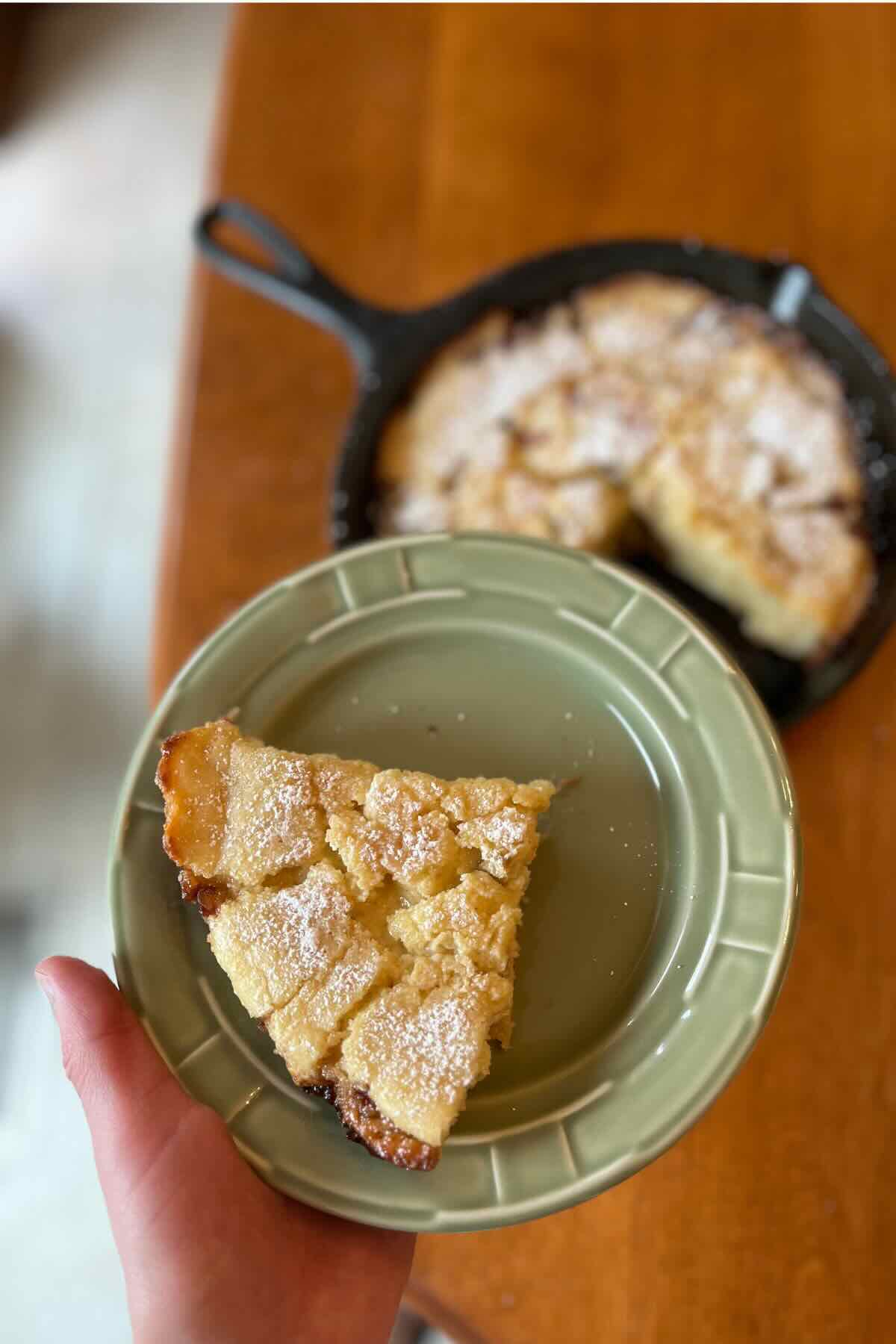 sourdough rhubarb dutch baby slice.